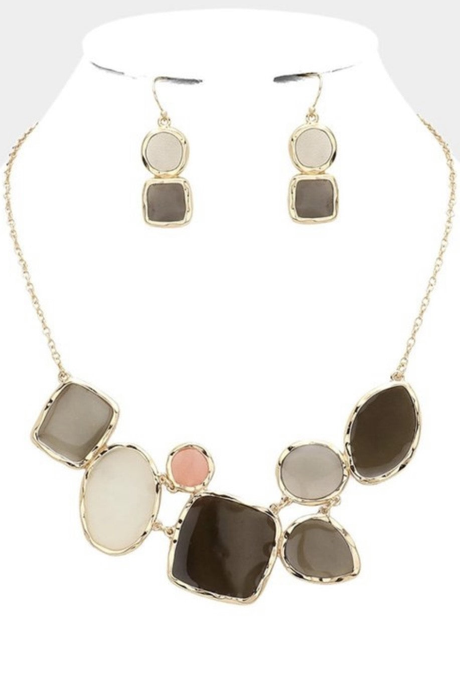 Woman Geometric Lucite Link Necklace